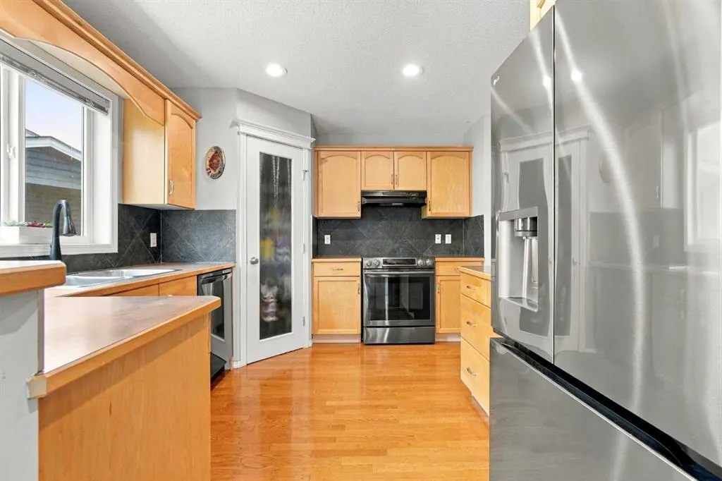 115 Evansmeade Crescent NW