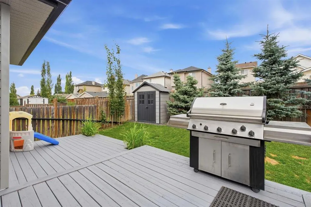 115 Evansmeade Crescent NW