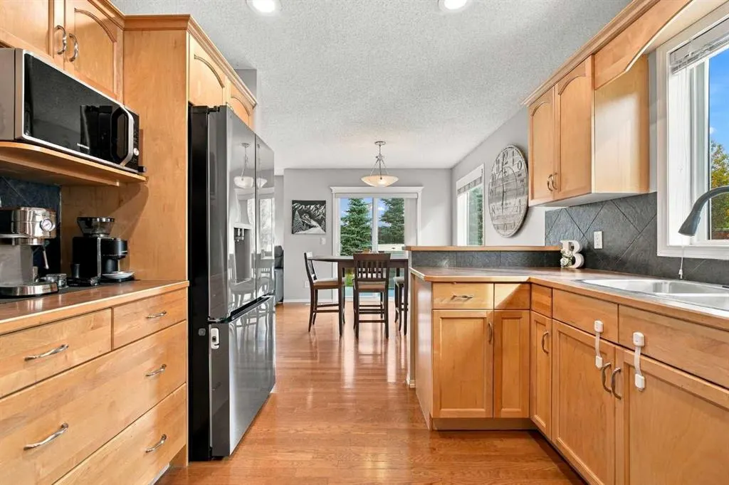 115 Evansmeade Crescent NW
