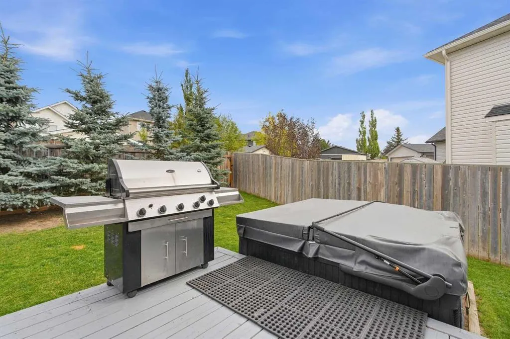 115 Evansmeade Crescent NW