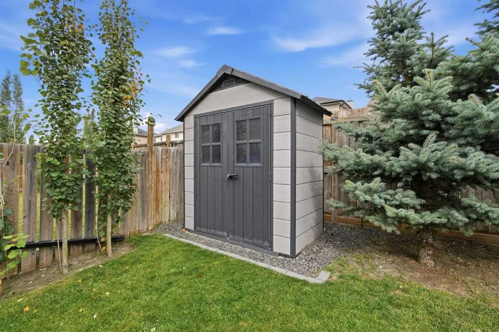 115 Evansmeade Crescent NW