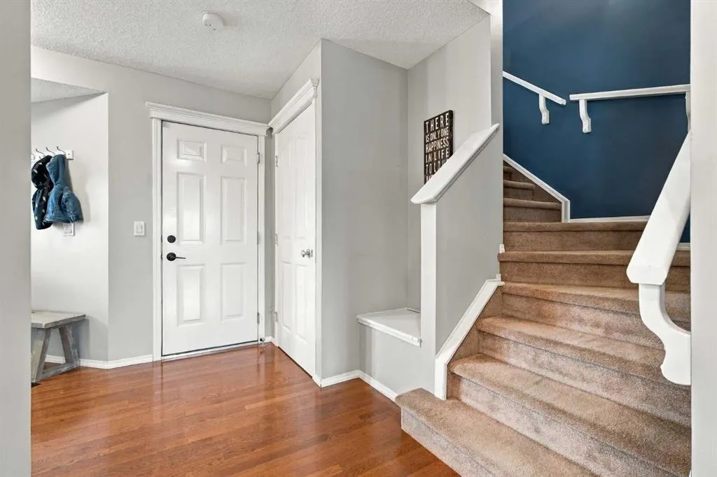 115 Evansmeade Crescent NW