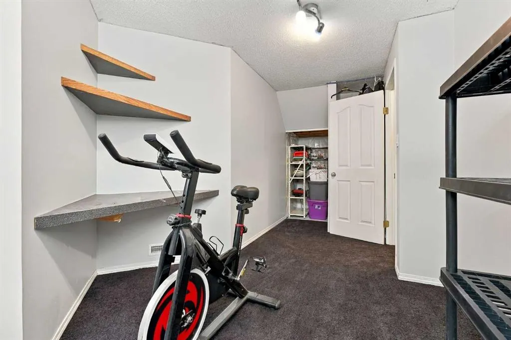 115 Evansmeade Crescent NW