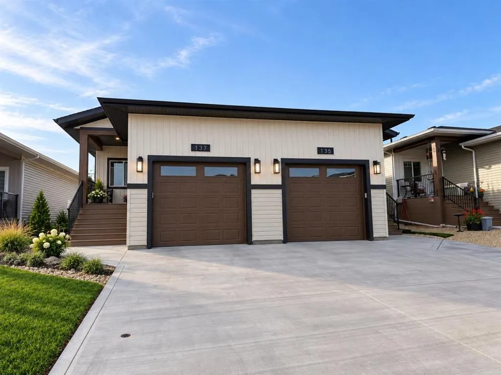 60 Gray Close