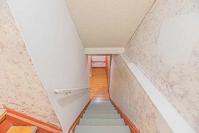 136 Castleridge Drive NE