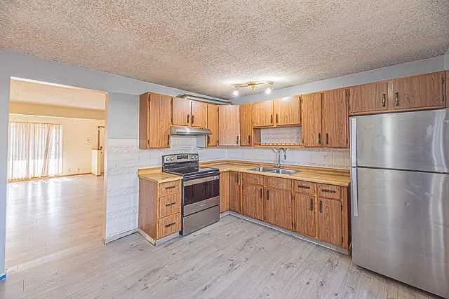 136 Castleridge Drive NE