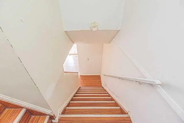136 Castleridge Drive NE