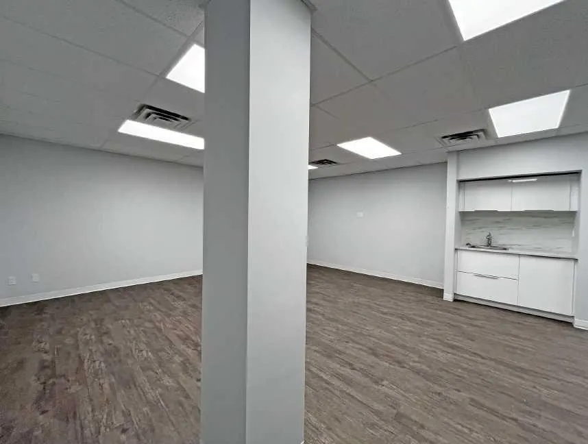 122 17 Avenue SE #102