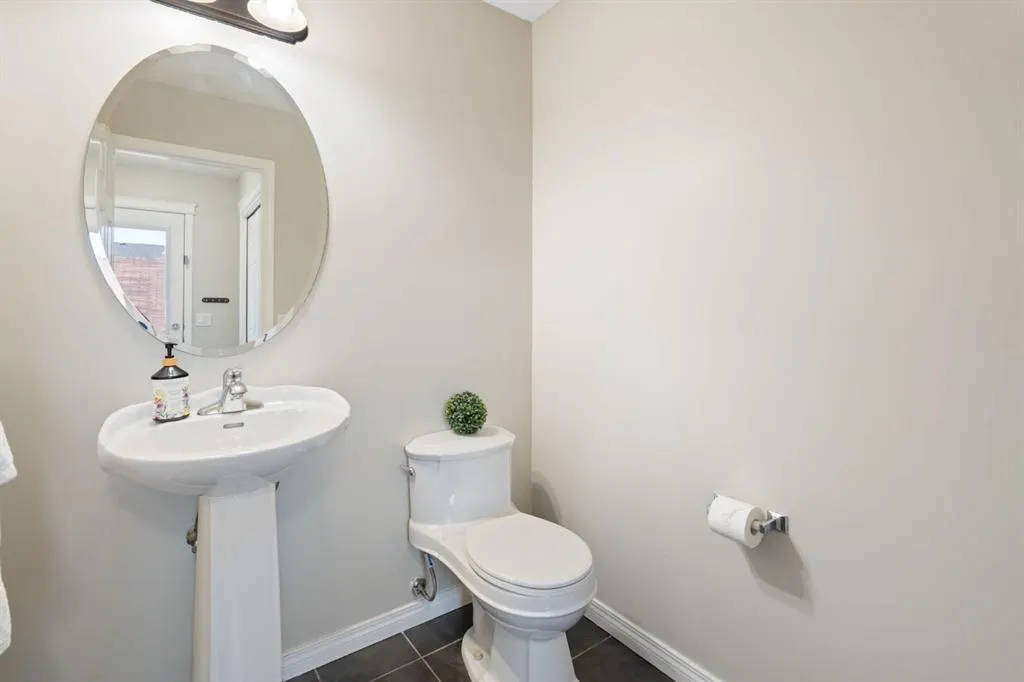 70 Walden Manor SE