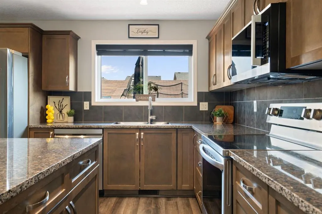 70 Walden Manor SE