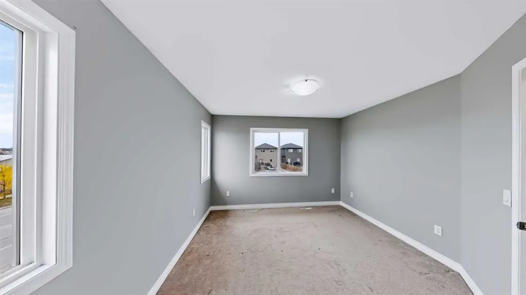 100 Fireweed Crescent