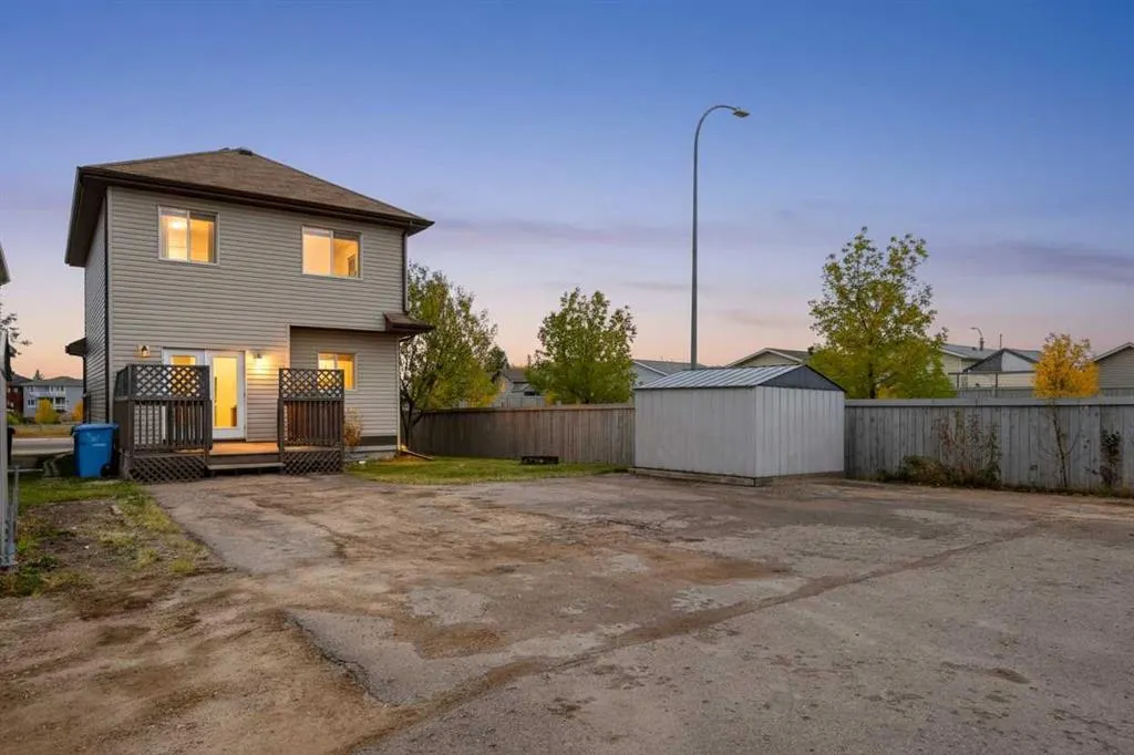 100 Fireweed Crescent