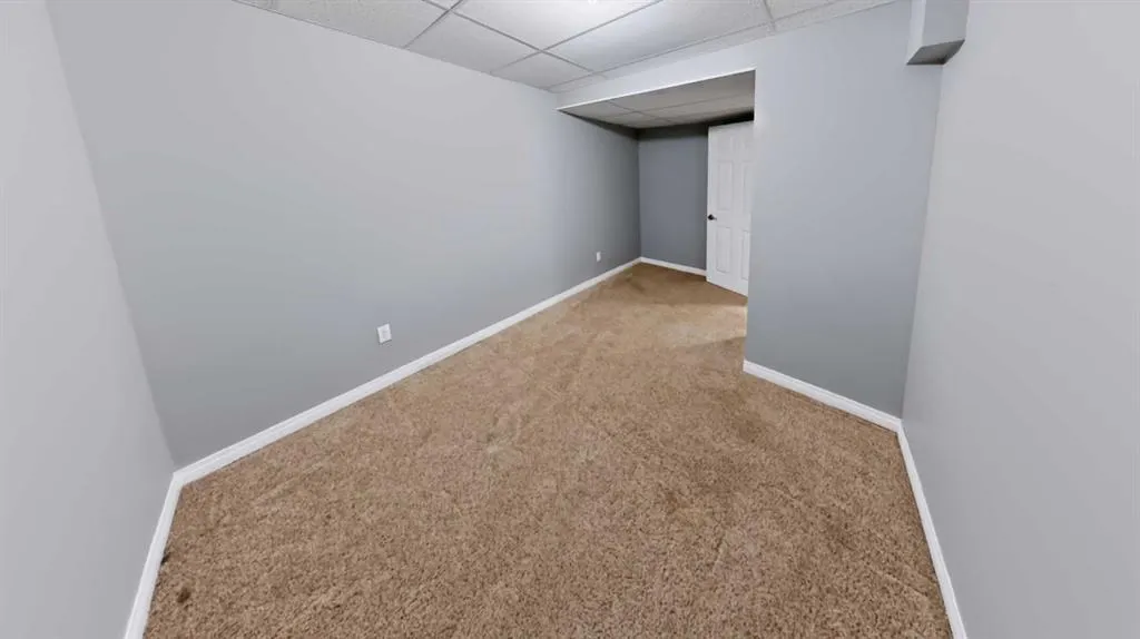 100 Fireweed Crescent