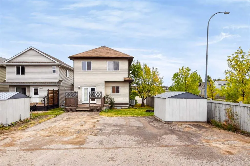 100 Fireweed Crescent