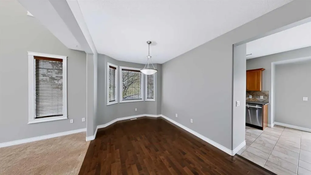 100 Fireweed Crescent