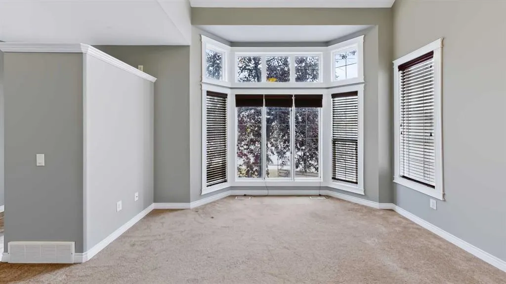 100 Fireweed Crescent