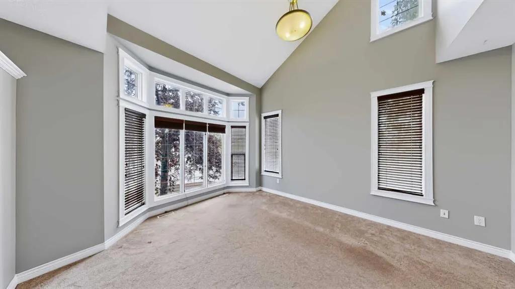 100 Fireweed Crescent