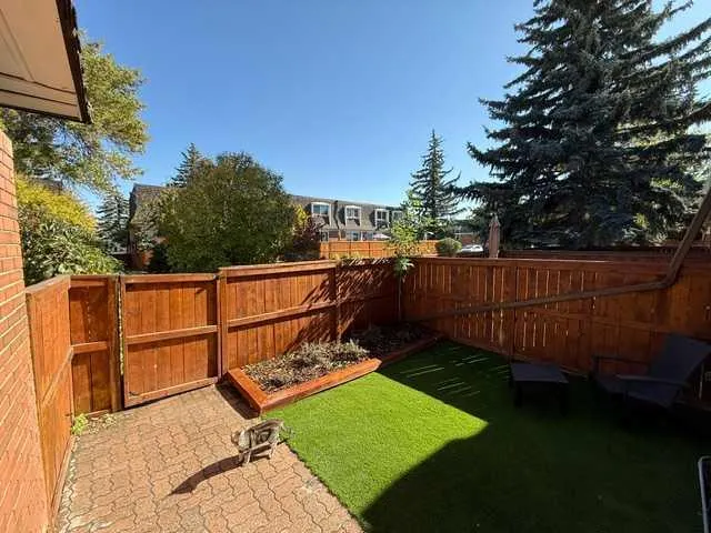 330 Canterbury Drive SW #152