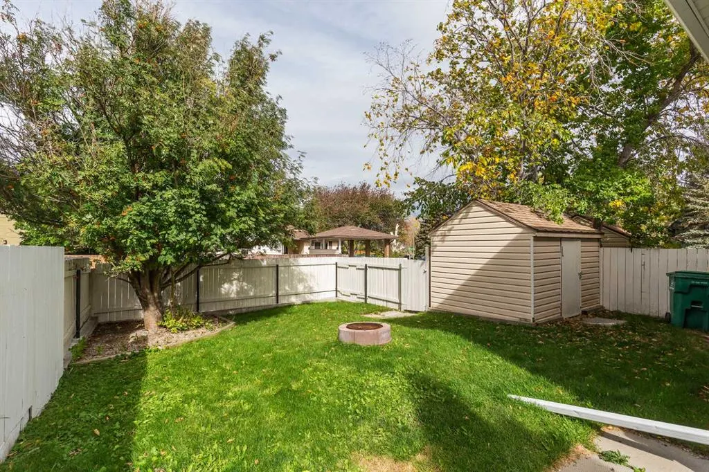 205 Columbia Boulevard W