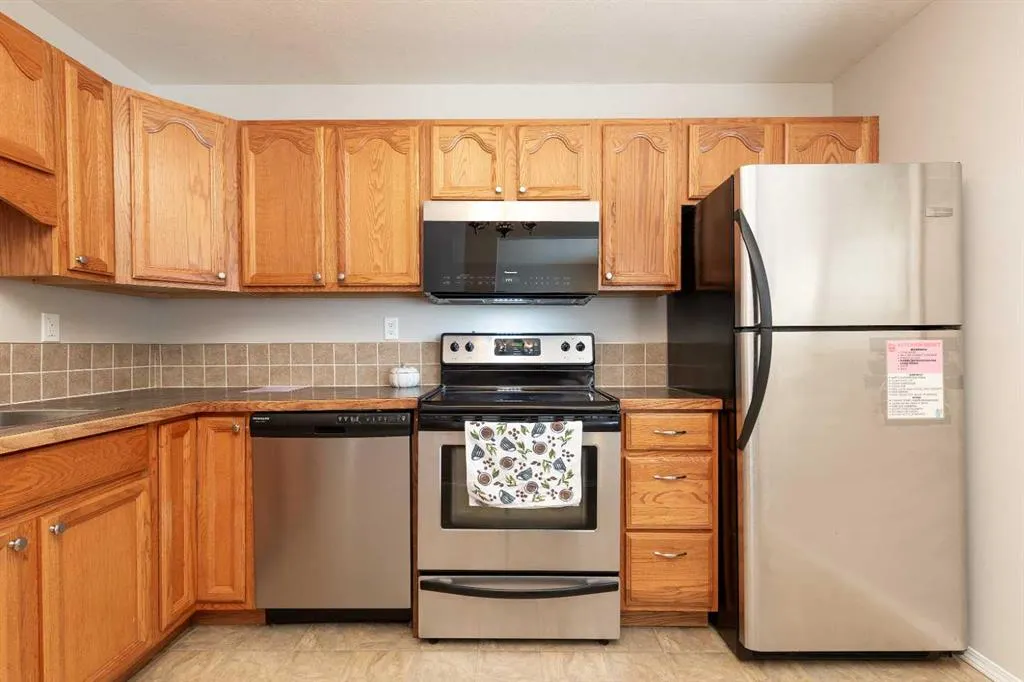 205 Columbia Boulevard W