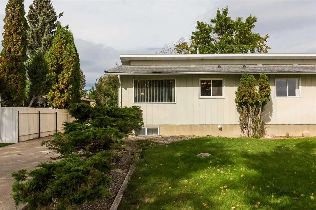 205 Columbia Boulevard W