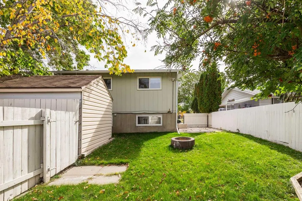 205 Columbia Boulevard W