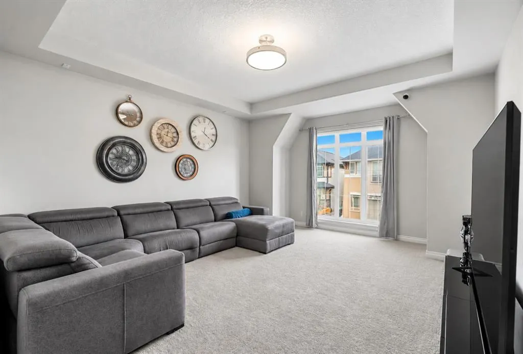 107 Masters Way SE