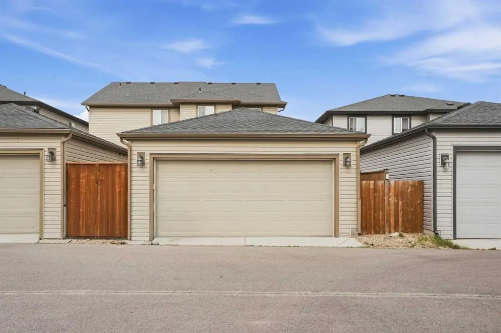 90 Hillcrest Close SW