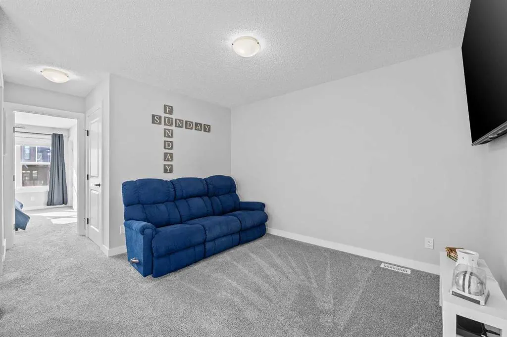 236 Rowmont Boulevard NW