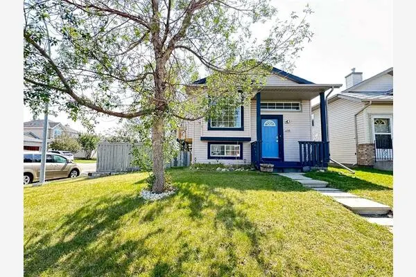 152 Coverton Close NE