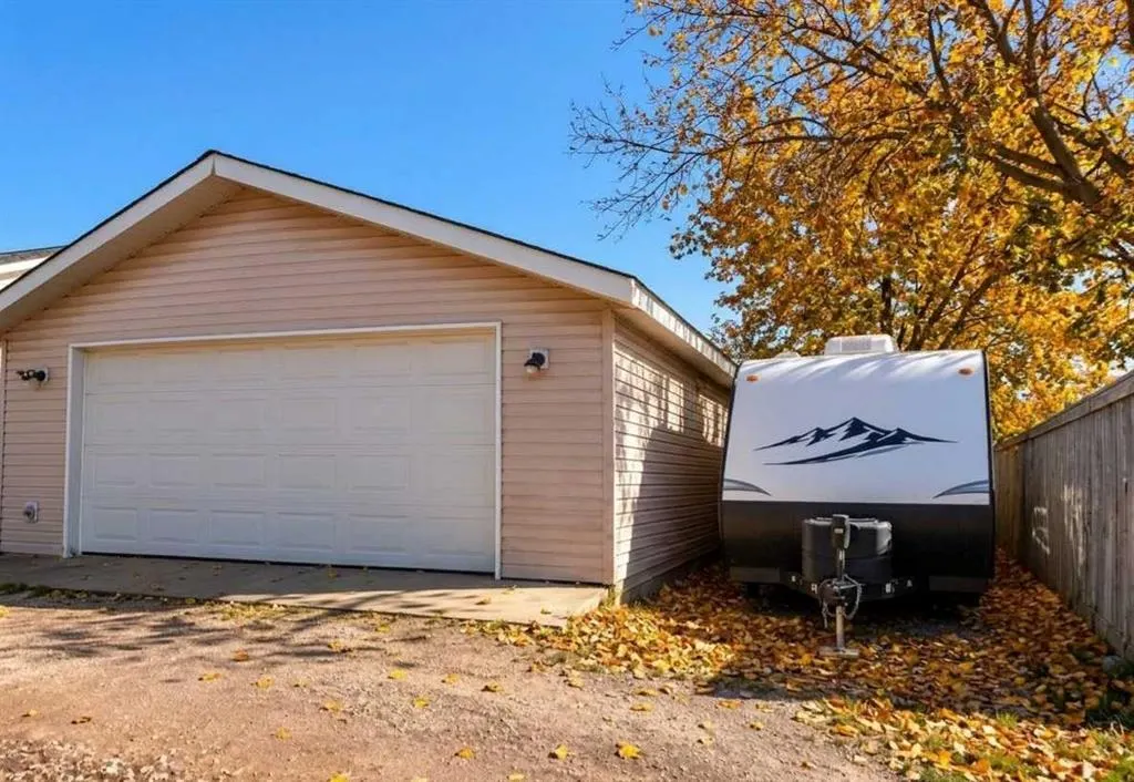 152 Coverton Close NE