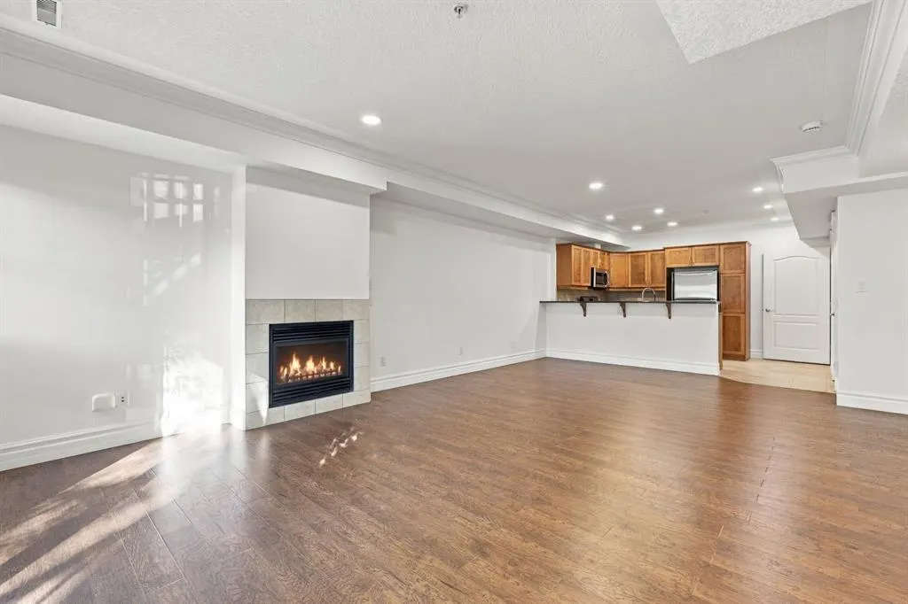 1728 35 Avenue SW #104