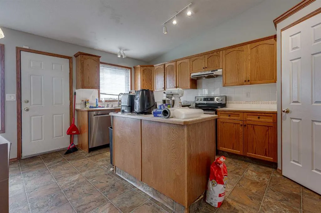 13 Dumas Crescent
