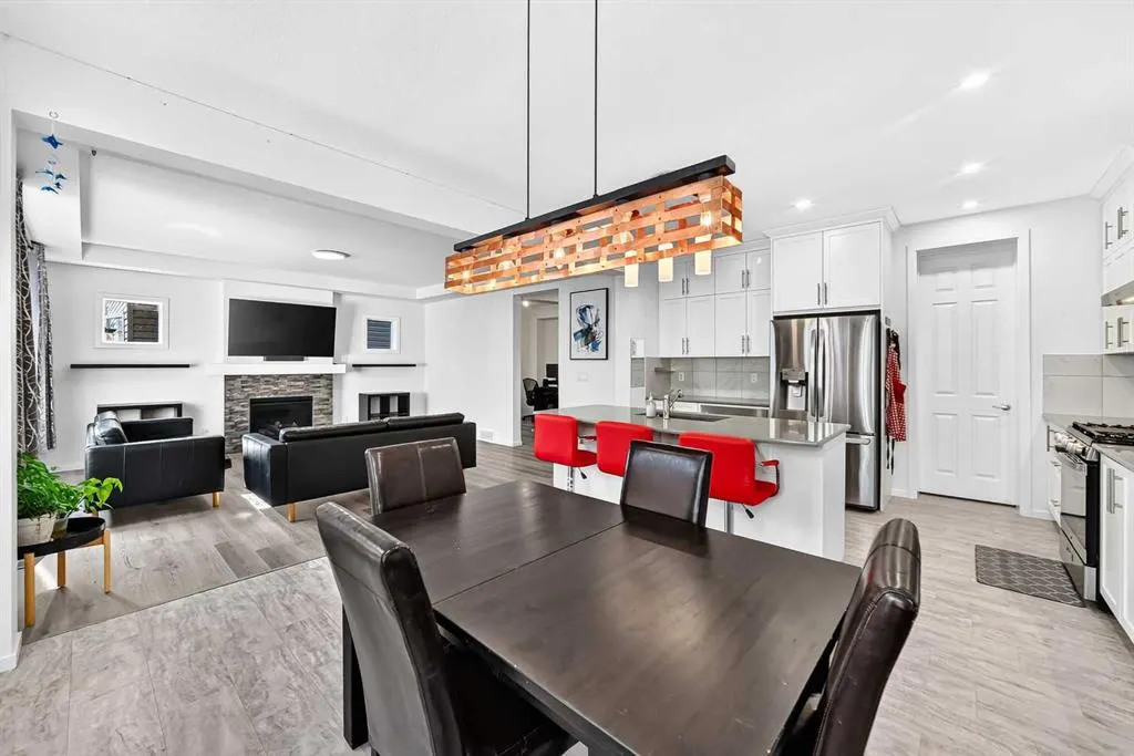 188 Carrington Crescent NW