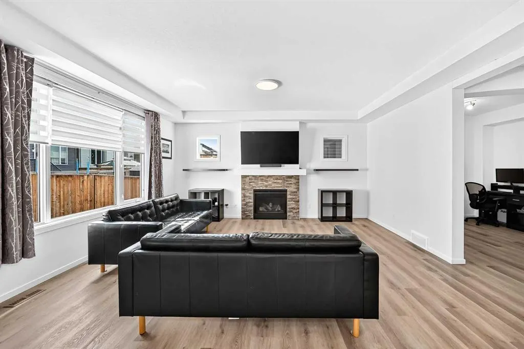 188 Carrington Crescent NW