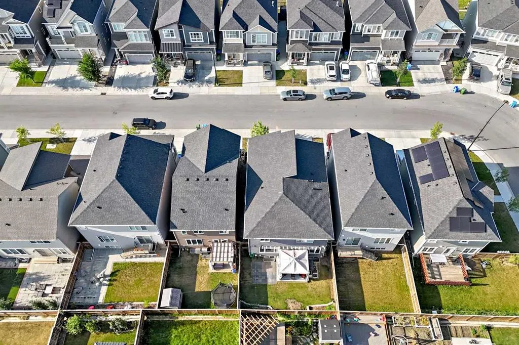 188 Carrington Crescent NW