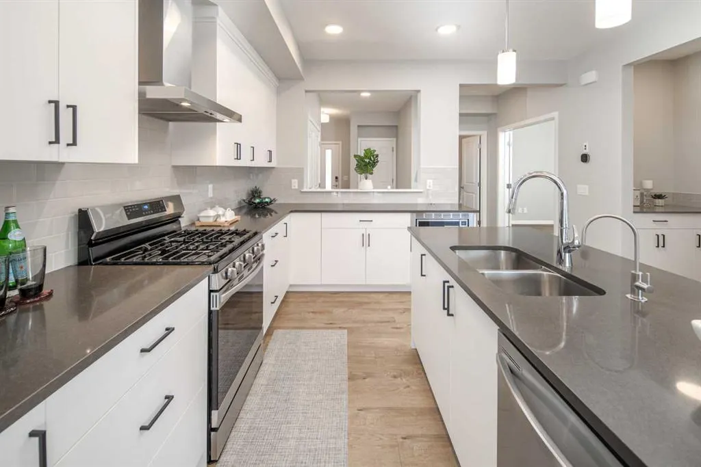 47 Carringvue Passage NW