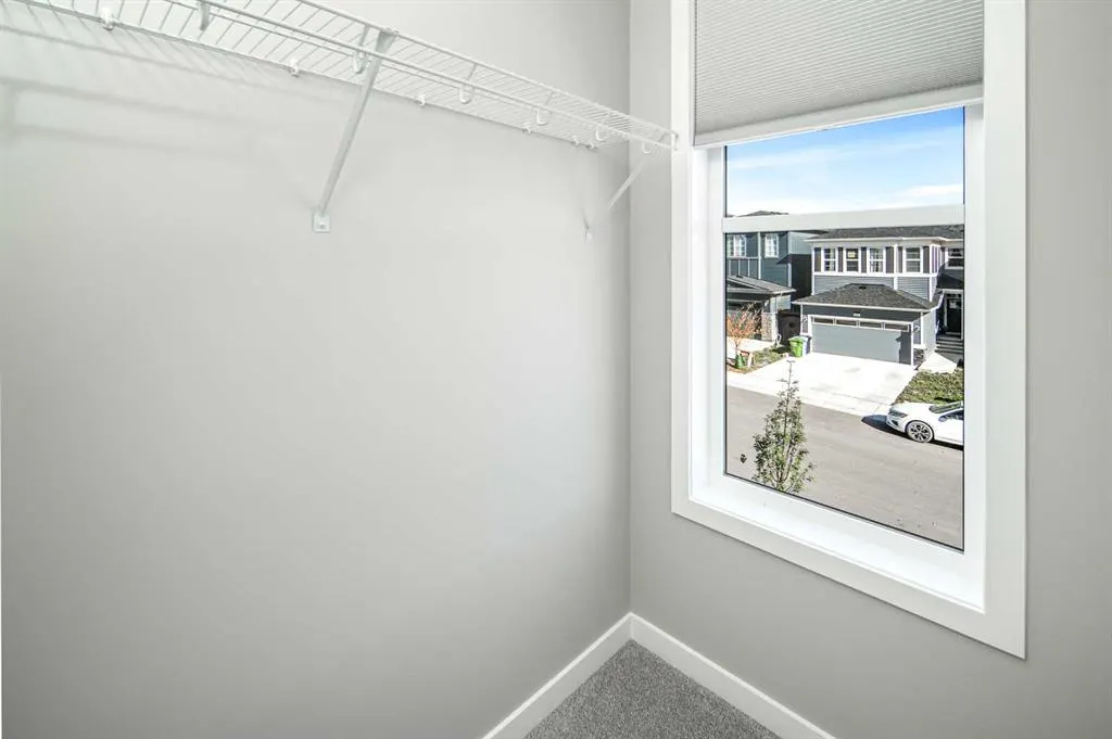 47 Carringvue Passage NW