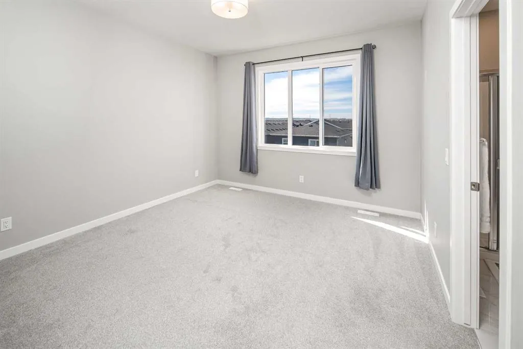 47 Carringvue Passage NW
