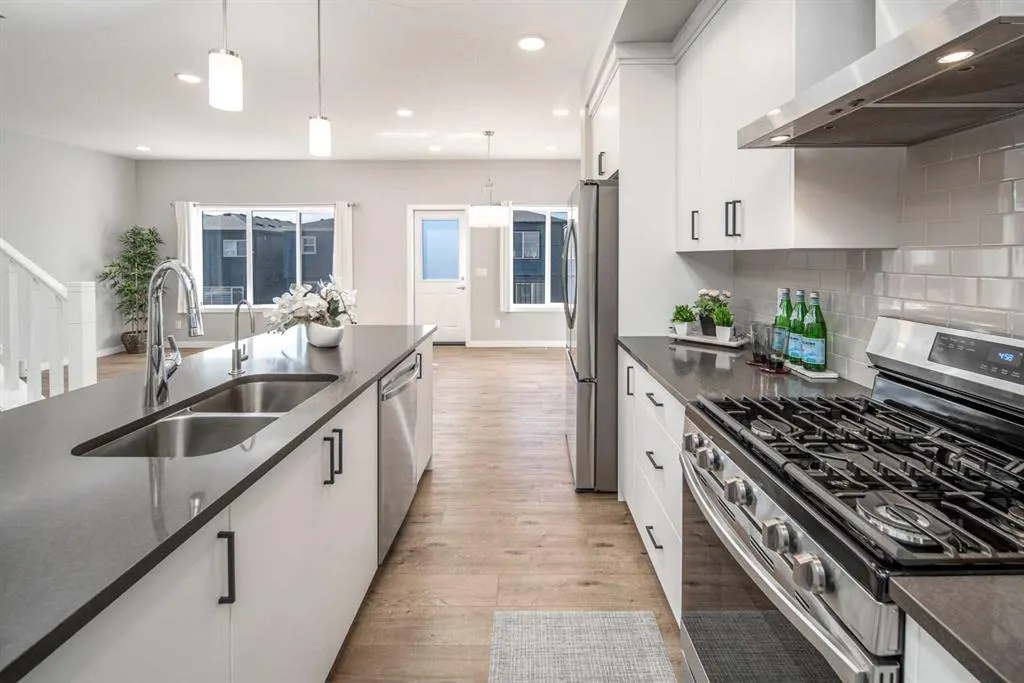 47 Carringvue Passage NW