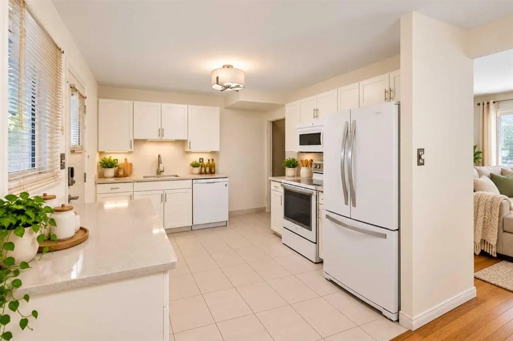 554 Killarney Glen Court SW