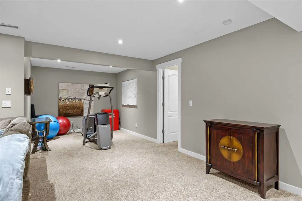113 Tusslewood Bay NW