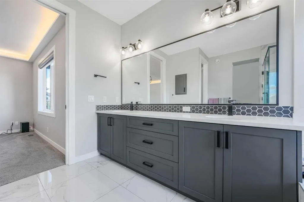 58 Creekside Avenue SW