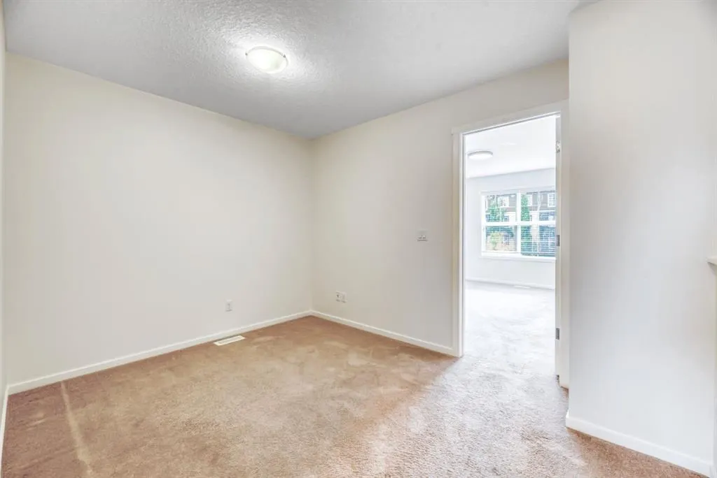 94 Legacy Boulevard SE