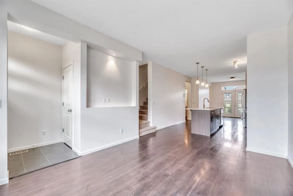 94 Legacy Boulevard SE