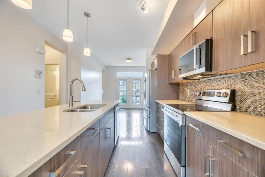 94 Legacy Boulevard SE
