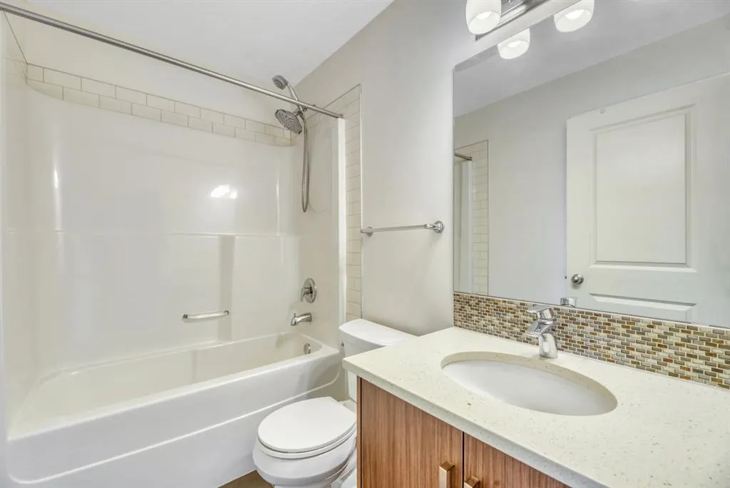 94 Legacy Boulevard SE