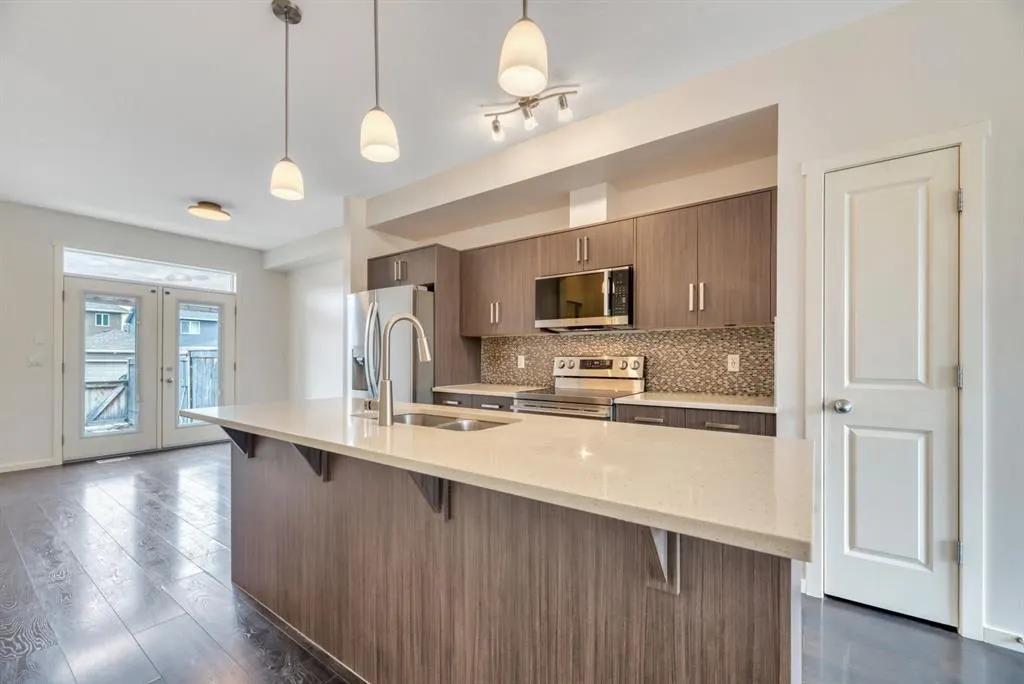 94 Legacy Boulevard SE