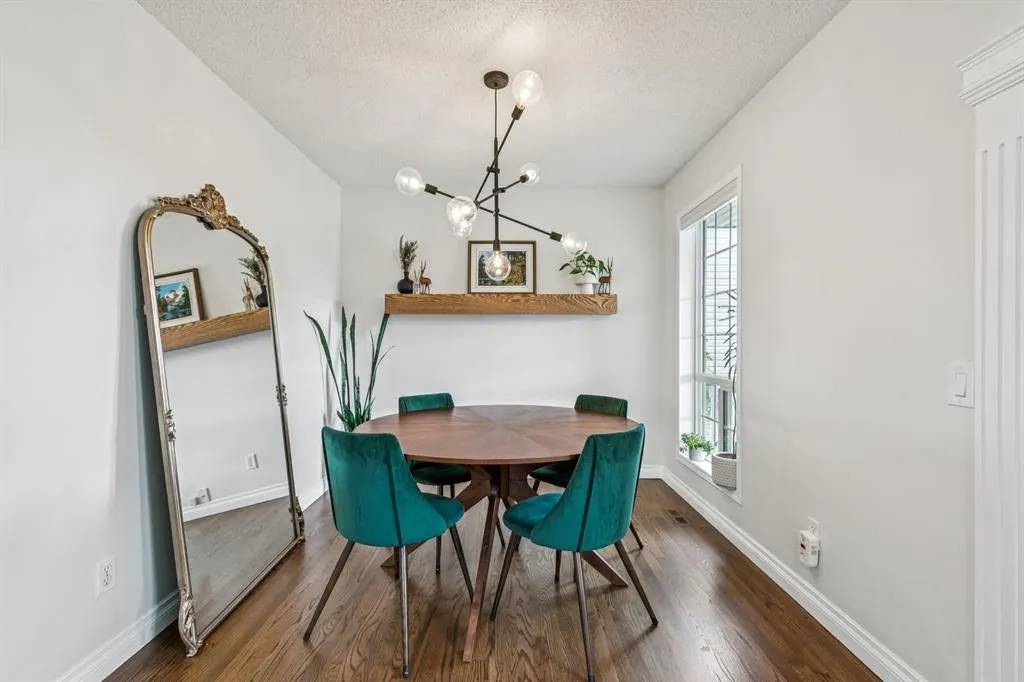 1704 Woodside Boulevard NW