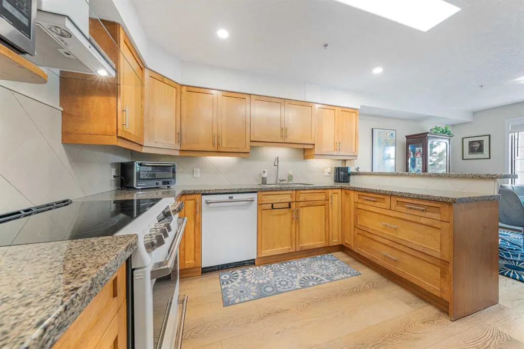 6868 Sierra Morena Boulevard SW #222
